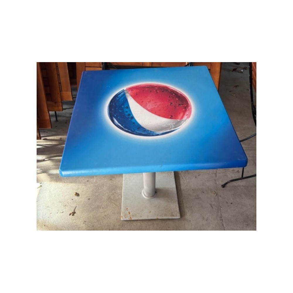 Pepsi kültéri asztal