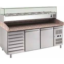 FORCOLD 2 AJTÓS PIZZA MUNKAASZTAL, 6 TÉSZTAFIÓK, FELTÉTHŰTŐ