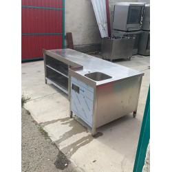 Rozsdamentes L alakú semleges pult mosogatóval