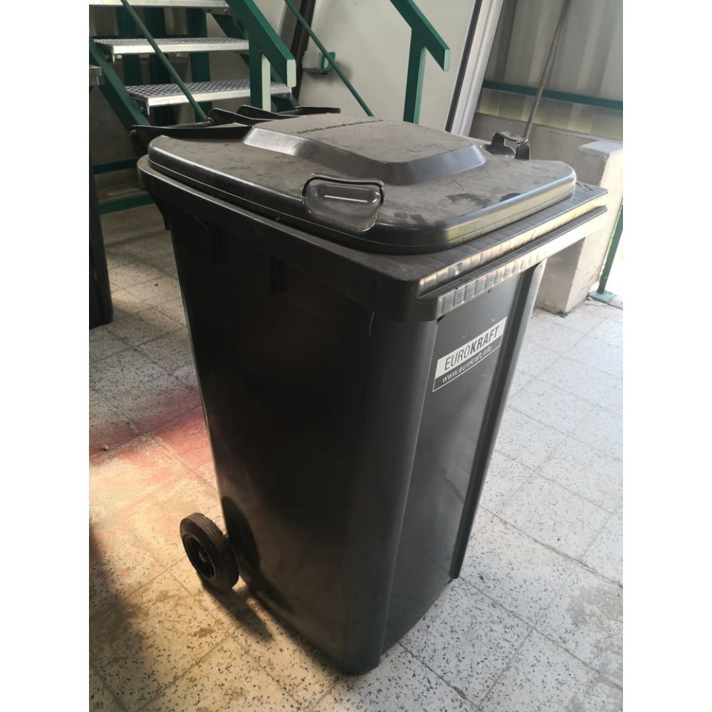 Műanyag nagyméretű szeméttároló, DIN EN 840