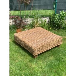 Eredeti rattan puff(alacsony asztal) tömör fa lábbal